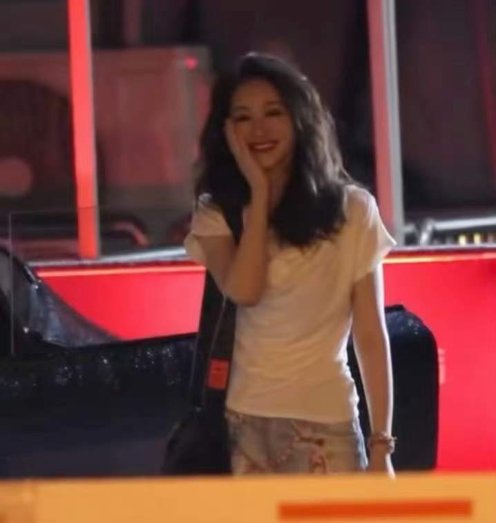 李小冉乘风下班哭了看得我都想哭，特别真诚的大家。面对流言蜚语的时候都没哭，对粉丝