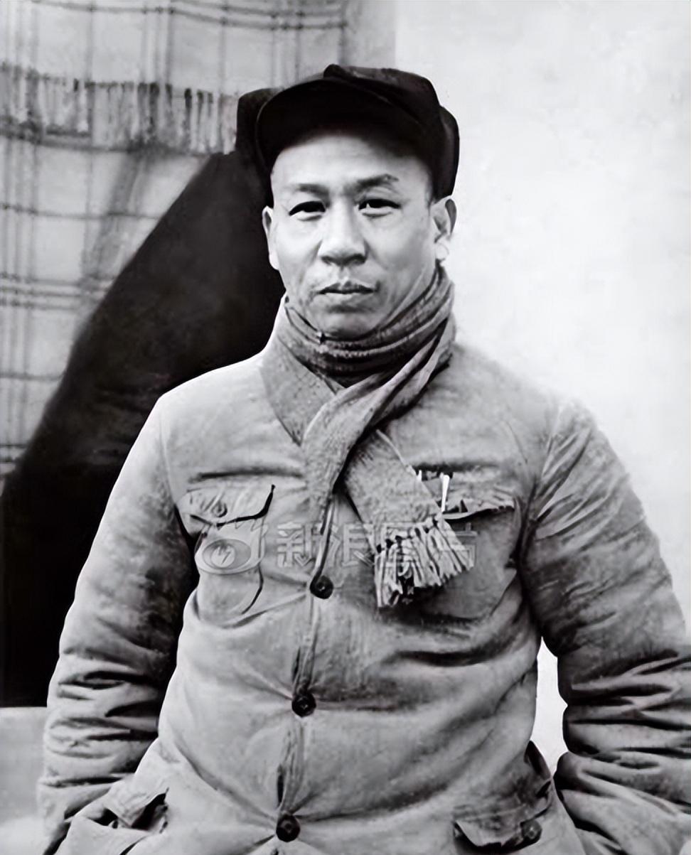 1942年4月10日，一位名叫胡服的贵客来到了山东朱樊村。

这位贵客相貌平凡，