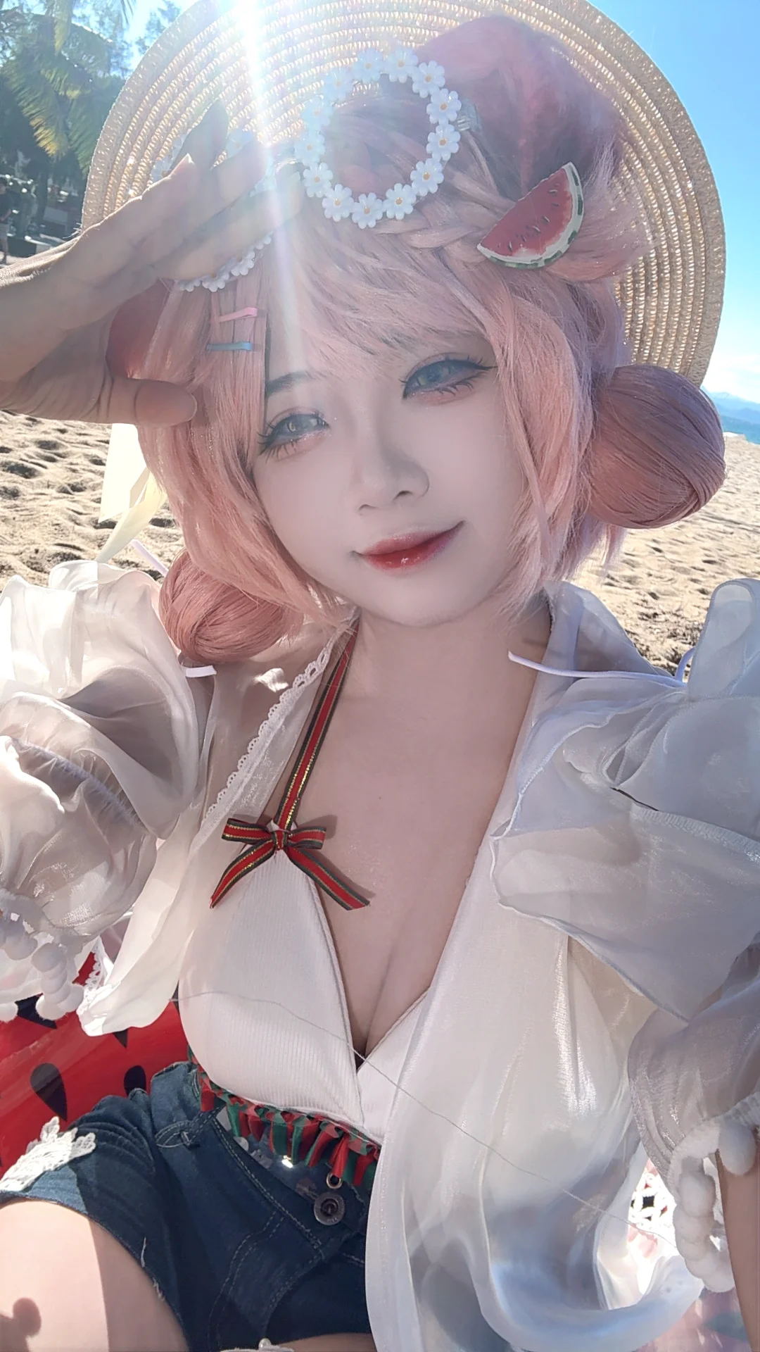 今天拍了澄闪泳装