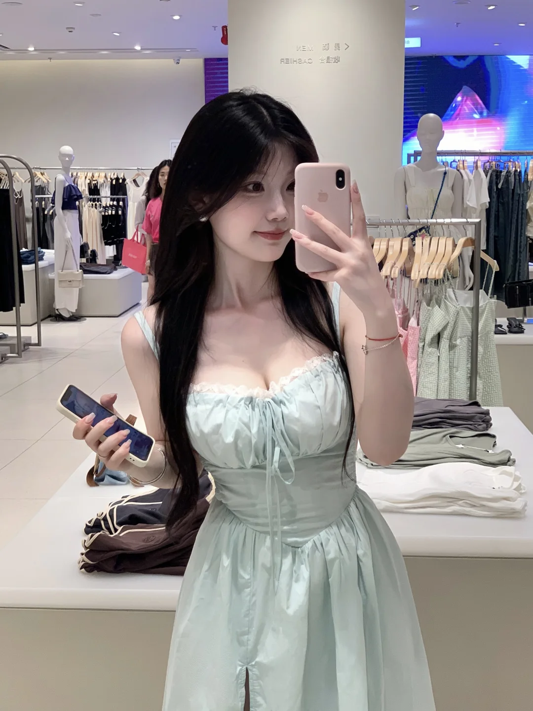 一些美丽衣衣对镜拍📸