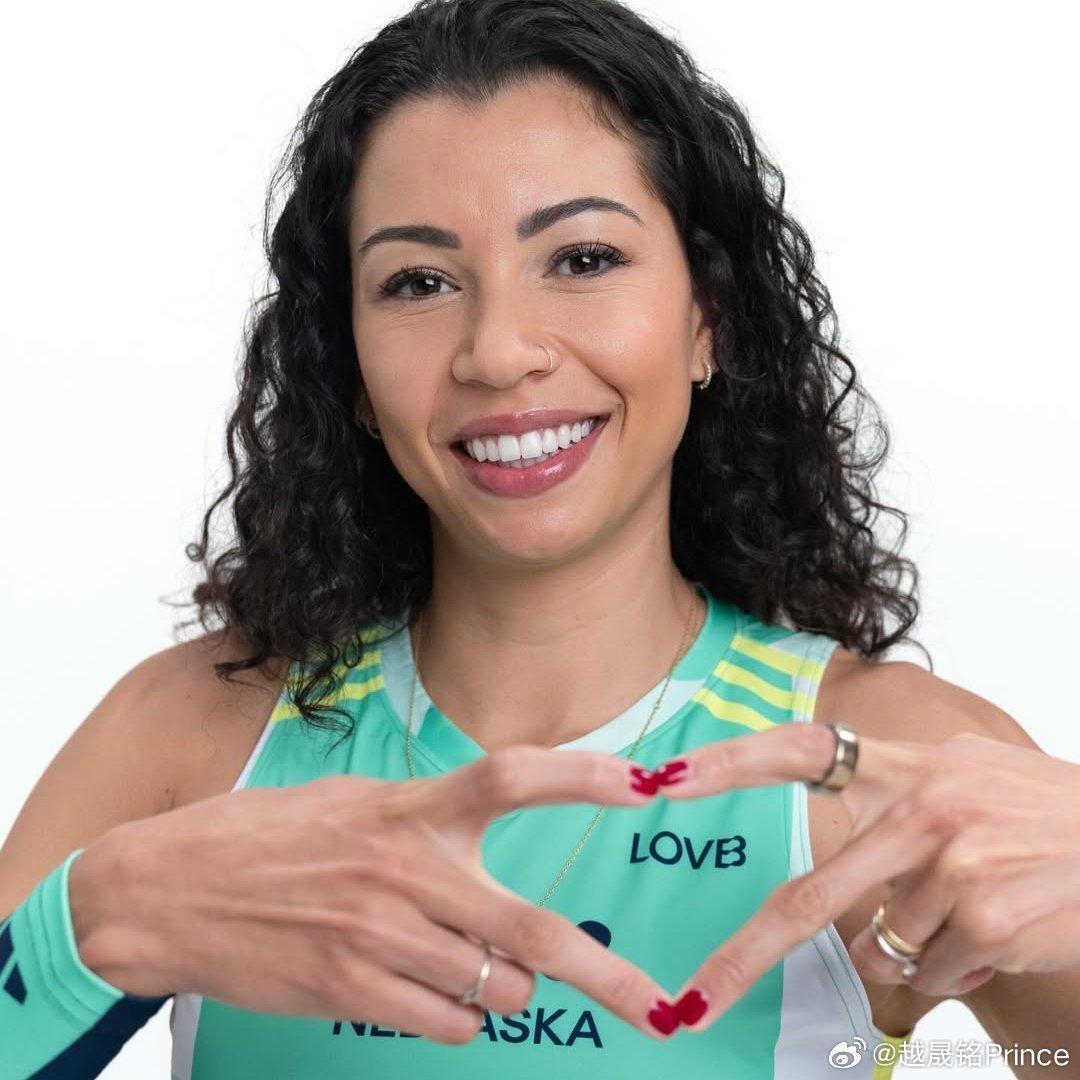 排球 🎂 今天是前国手、巴西名将安娜.卡罗尔35岁的生日。🥇🥇🥇🥇🥇