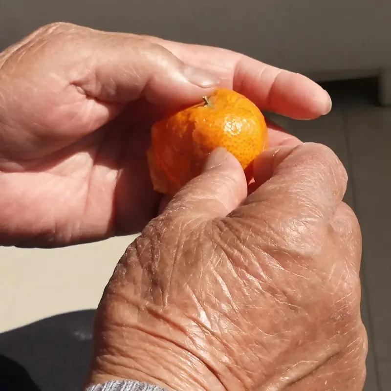 所以冲动是魔鬼，大家还是尽量保持心平气和沟通。千万不要动不动就动手，要动手也等别