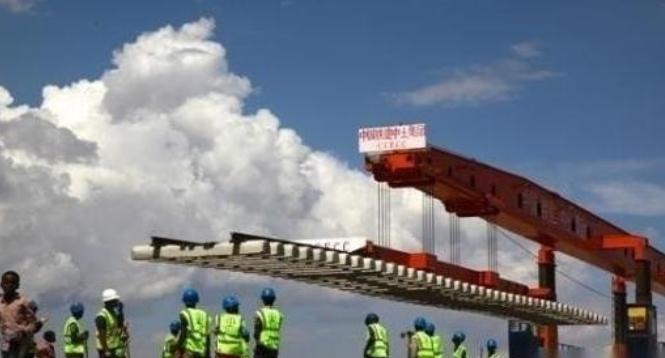 非洲的电网是中国拉的、基站是中国建的、手机也是中国出的，可他们打开手机看到的却是