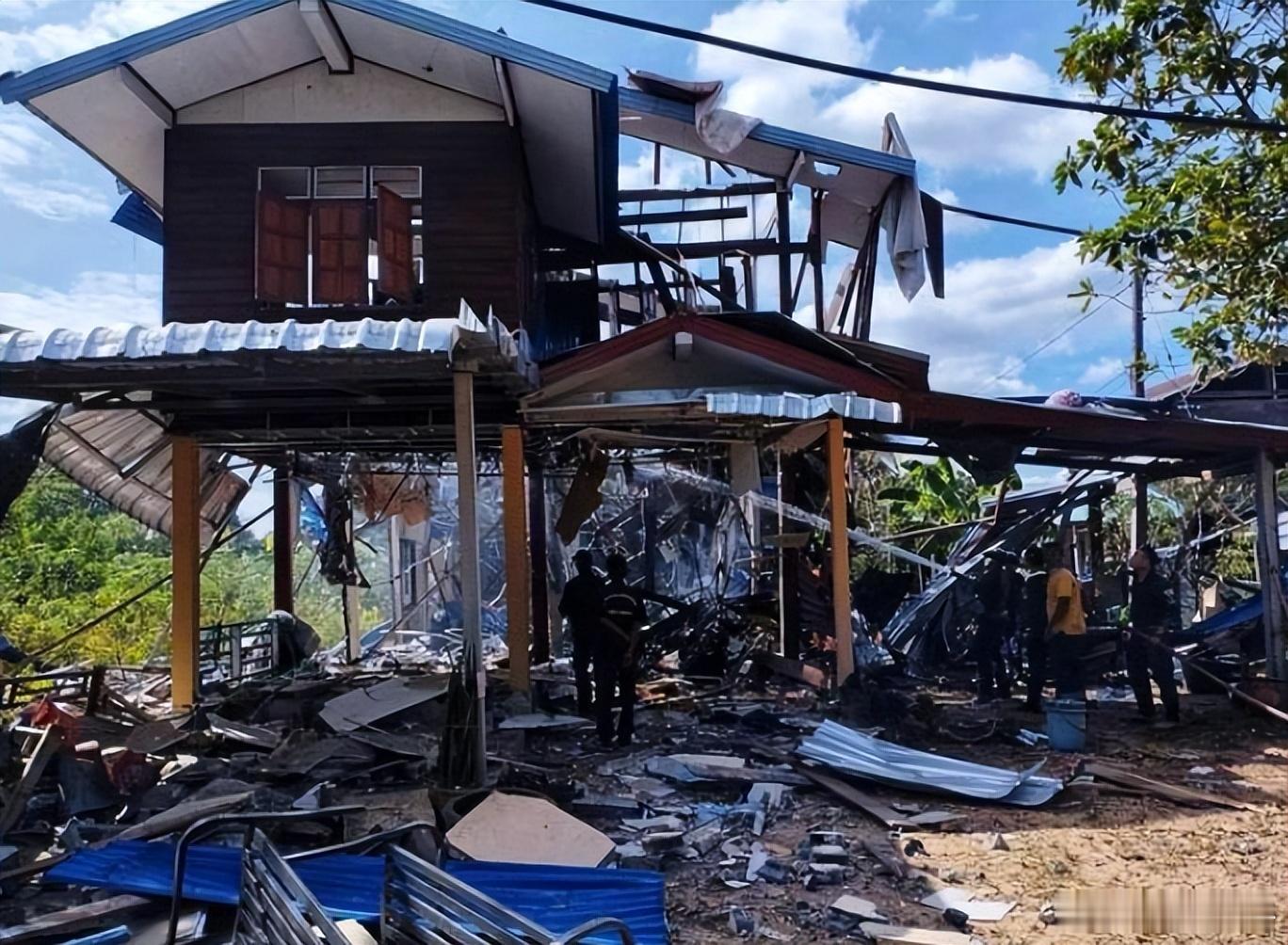 【泰柬紧张局势上升！马总理宣布东盟外长会延期，子弹还要飞一会】当地时间12月15