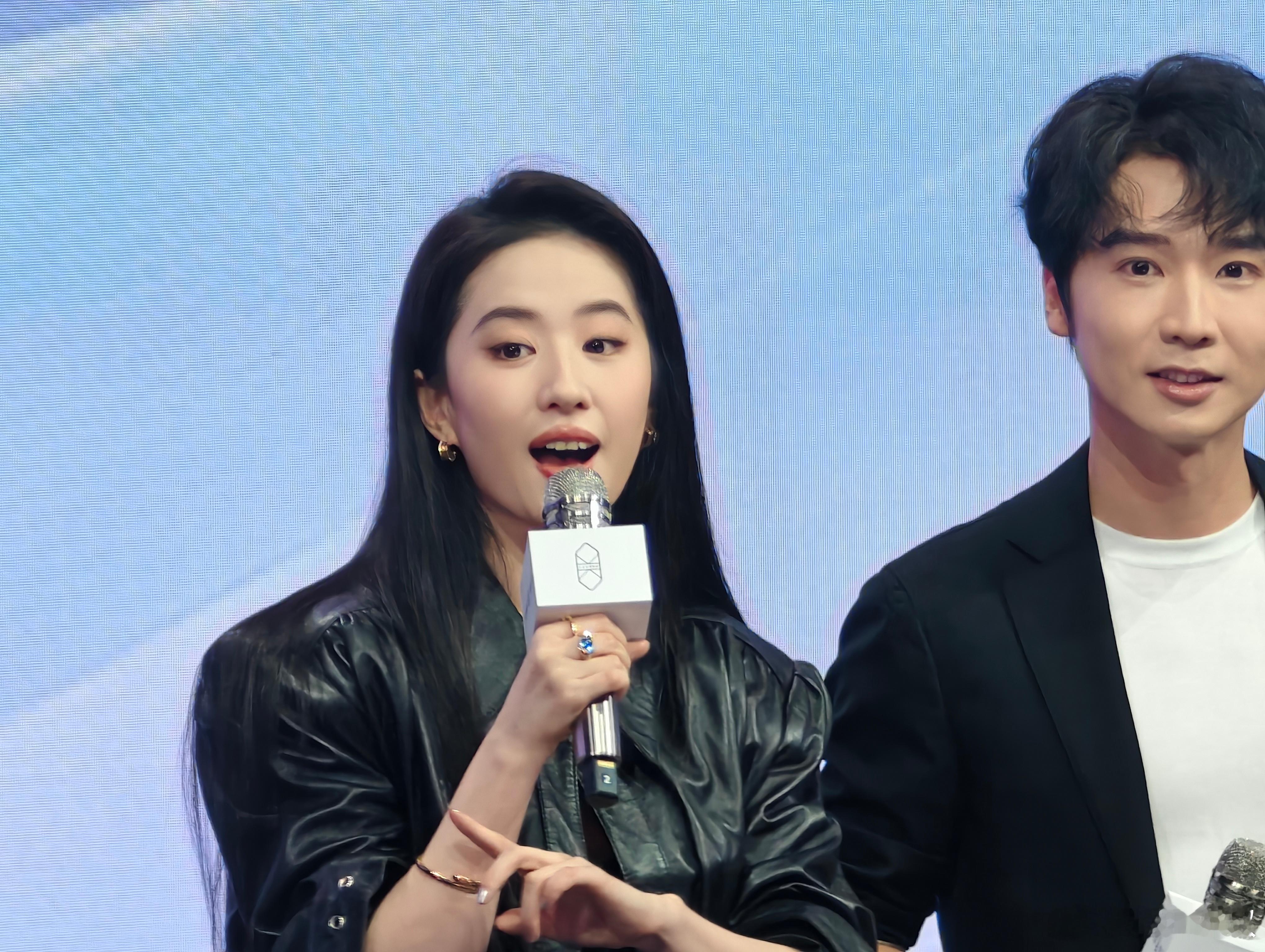 这 vivo X200 Ultra 的长焦增距镜头没白带！太美了🤣 ​​​