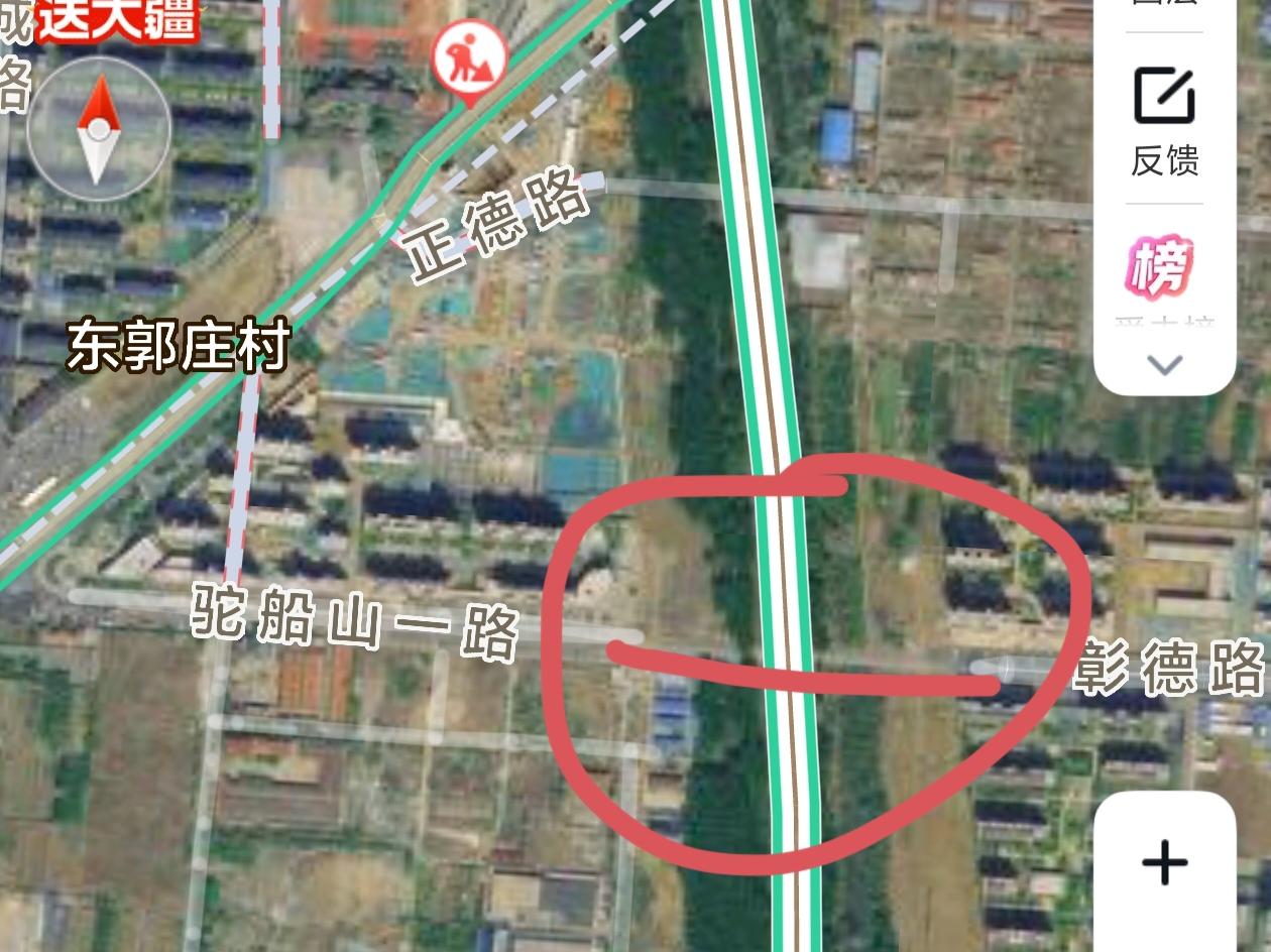 青岛市城阳区城阳街道大周村社区通往小周村社区的彰德路（高架桥路段）路况太差劲了，