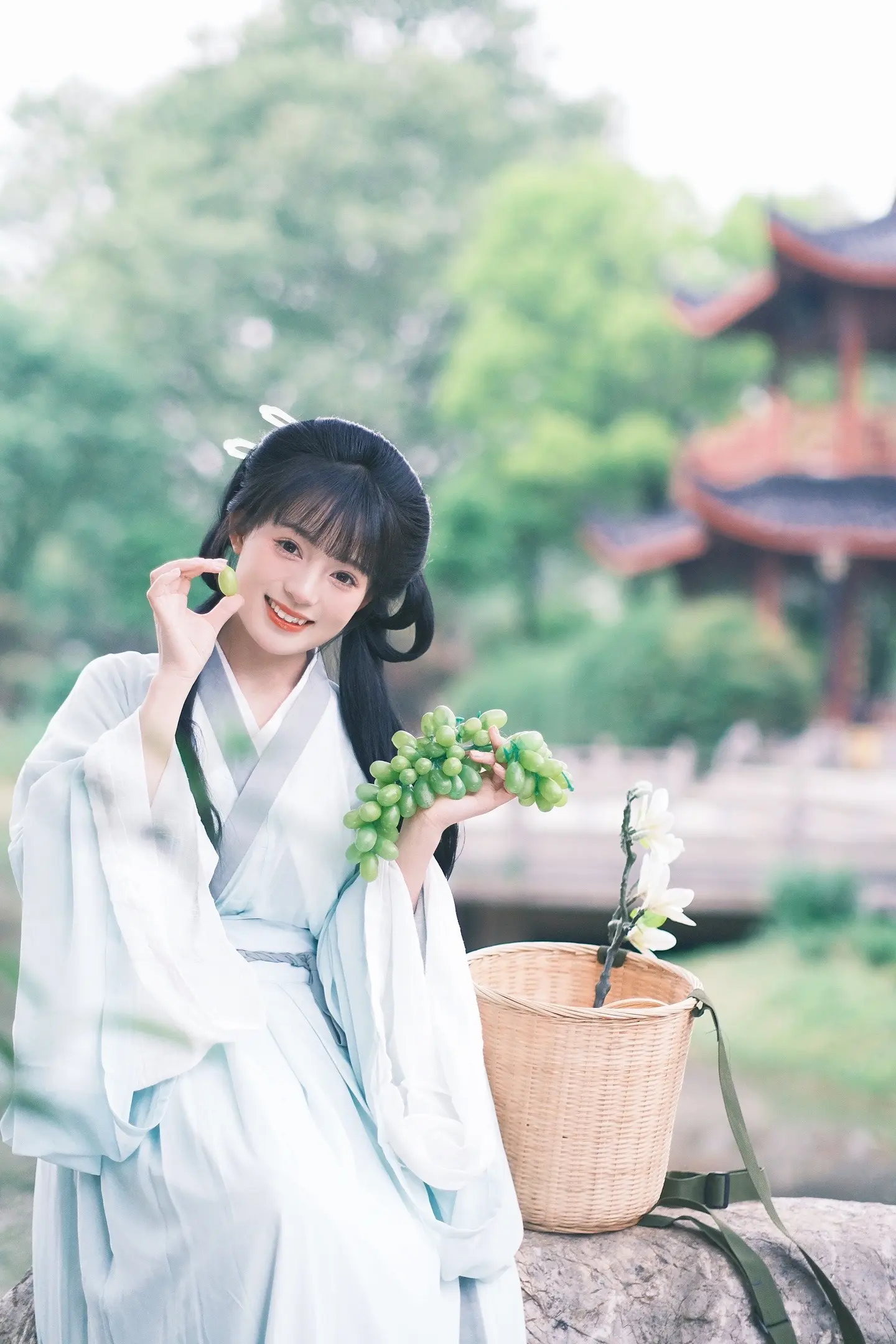 我是人间客 闲来听花落