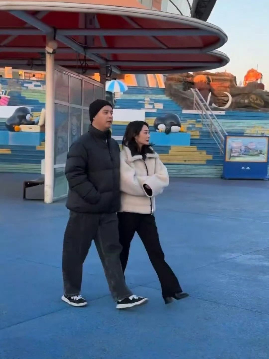 网友在天津海洋馆偶遇了李纯马頔，婚后好幸福的小俩口 