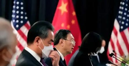 硬气一回，中方对美中止合作，不接受任何谈判请求。中美第六轮经贸会谈在华盛顿落幕，
