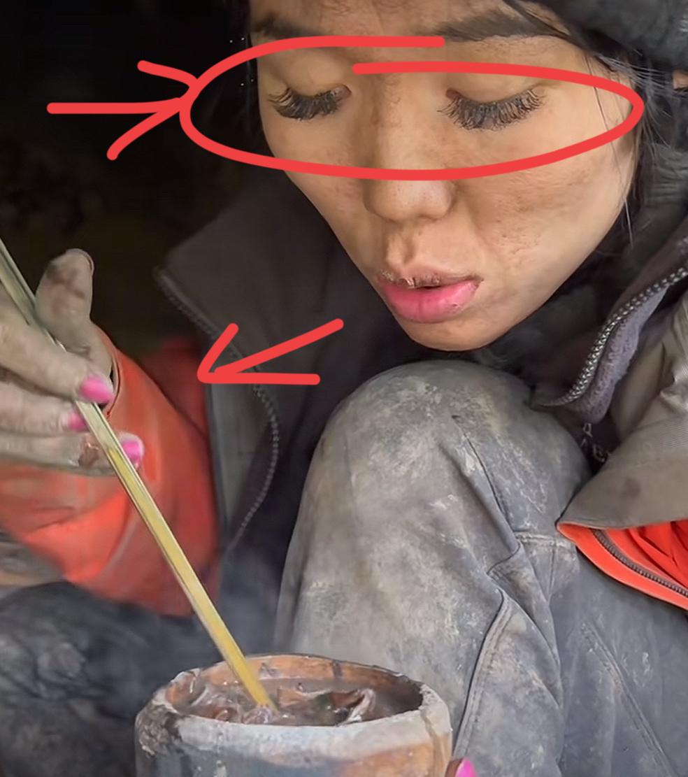 荒野求生那个冷美人，想给她打个电话，问问她，你的睫毛是怎么粘的！怎么那么牢固！太