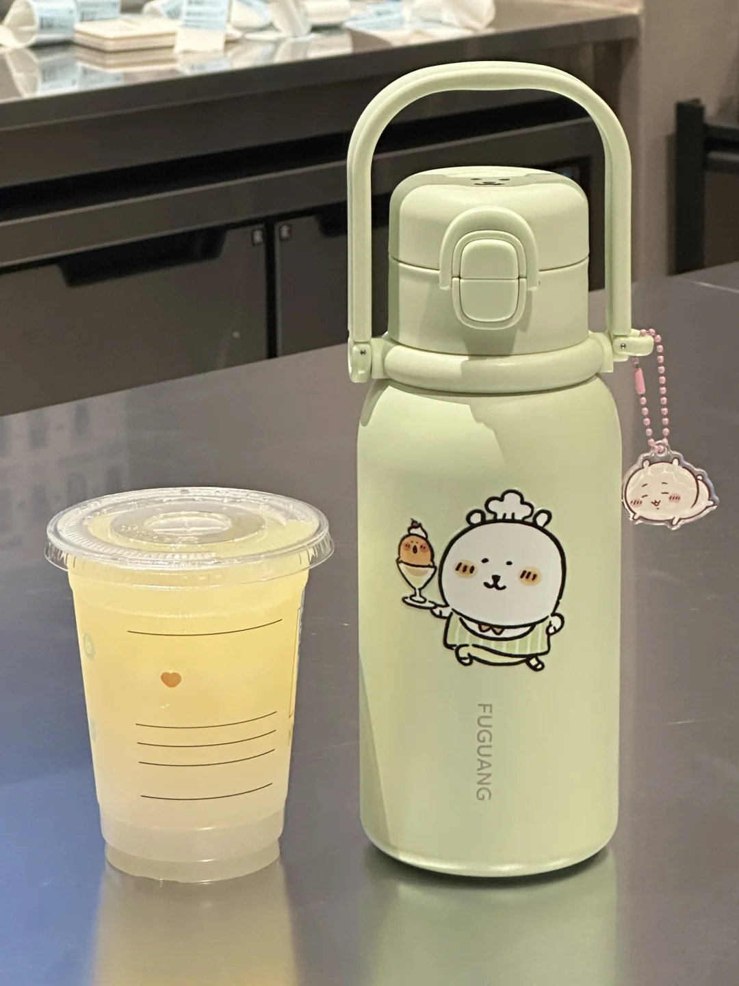 去瑞自带杯被围观啦！！