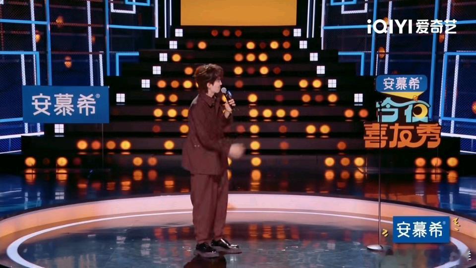 十个勤天接亲游戏难倒伴郎团 赵小童在《今夜喜友秀》透露，伴郎团玩“十个勤天连连看