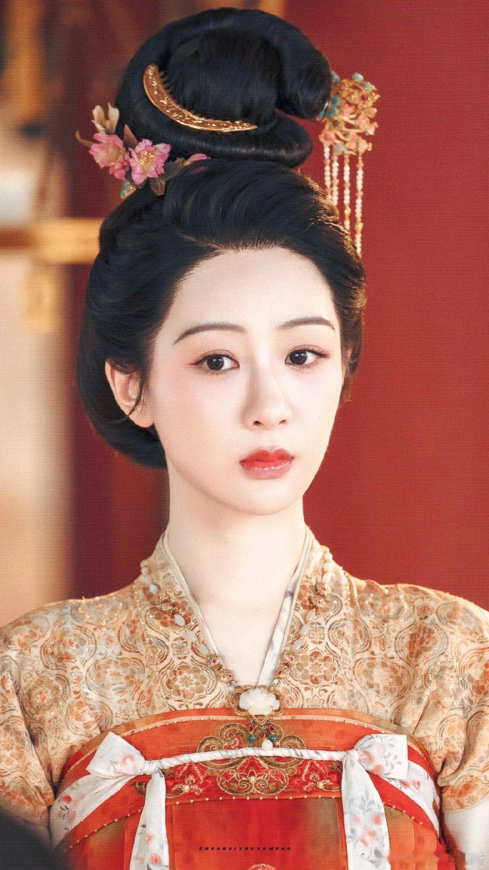 家业[超话]yz 杨紫李祯yz杨紫家业摘粒粒红豆，寄缕缕相思。|杨紫李祯‖杨紫家