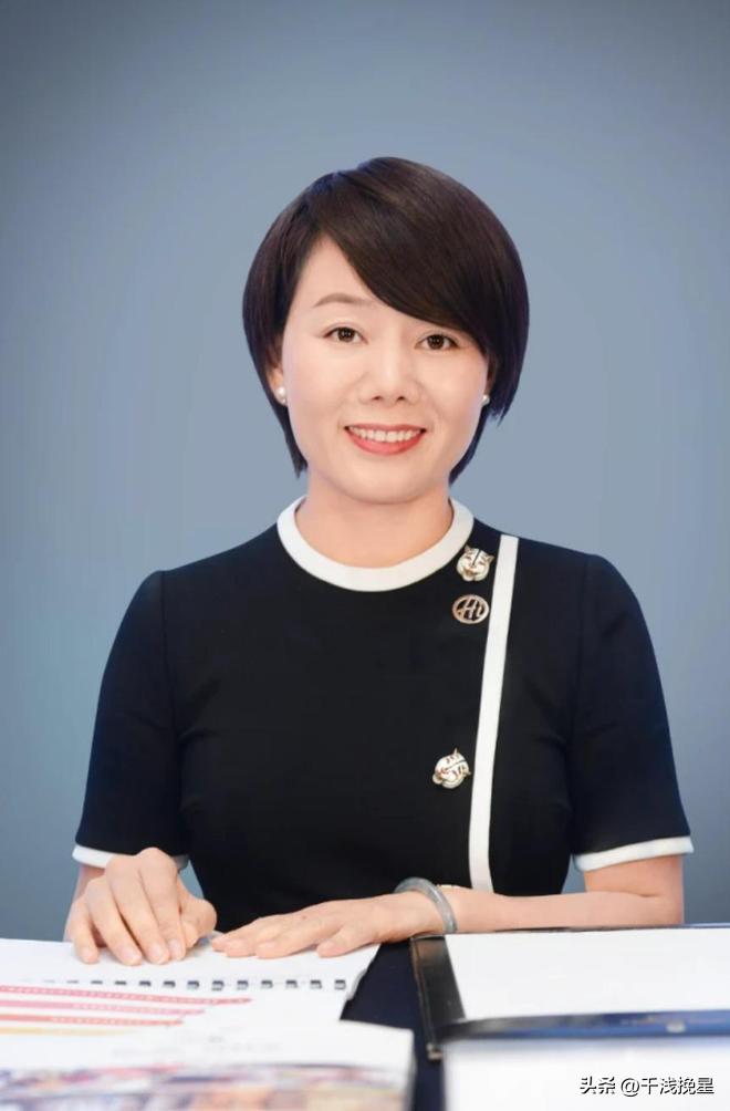 [微风]1994年，四川一女子为给哥哥还债，不惜陪伴老板24年，没想到老板后来大