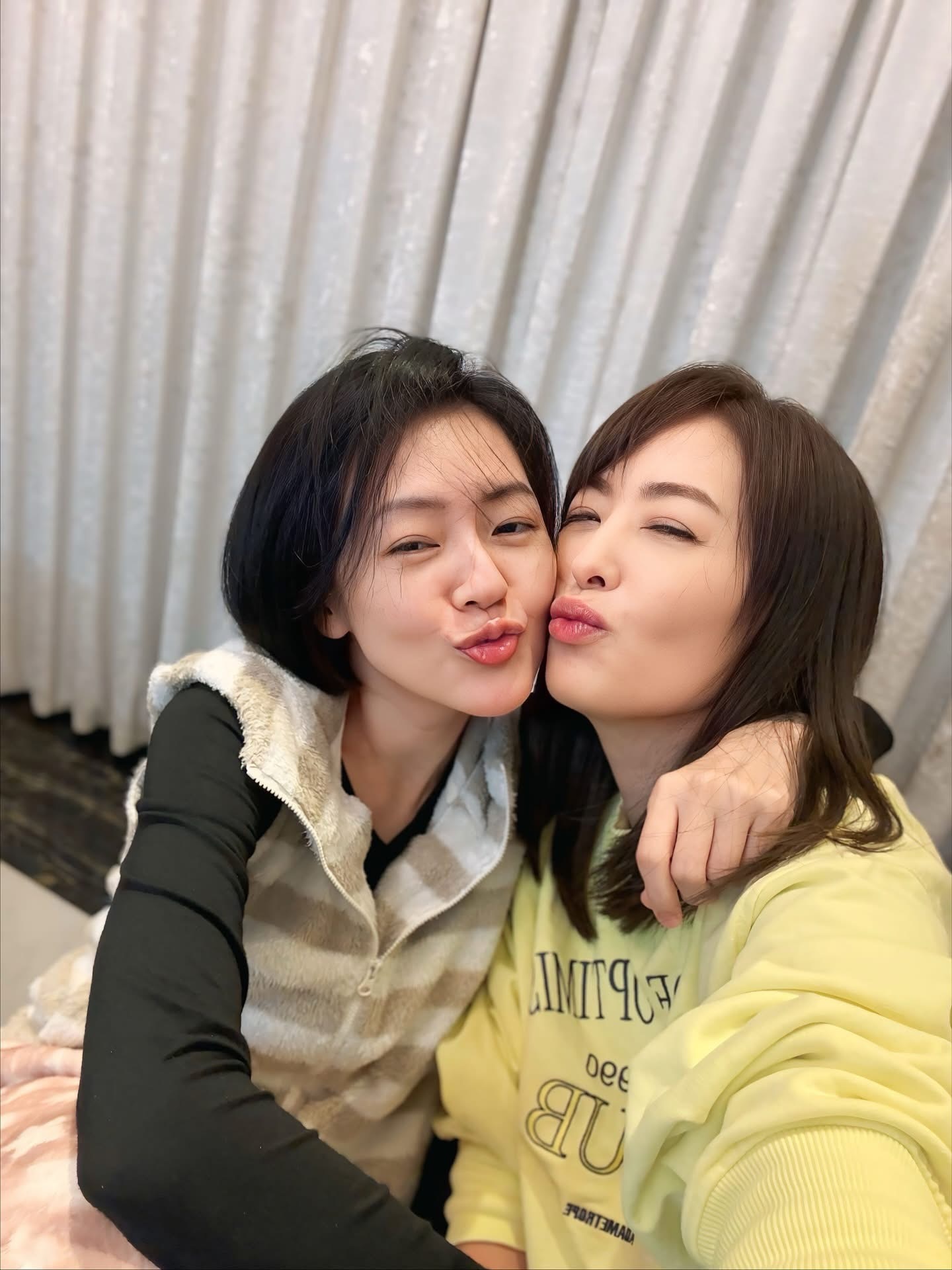 賈永婕晒出和小S合照[春遊家族] ​​​