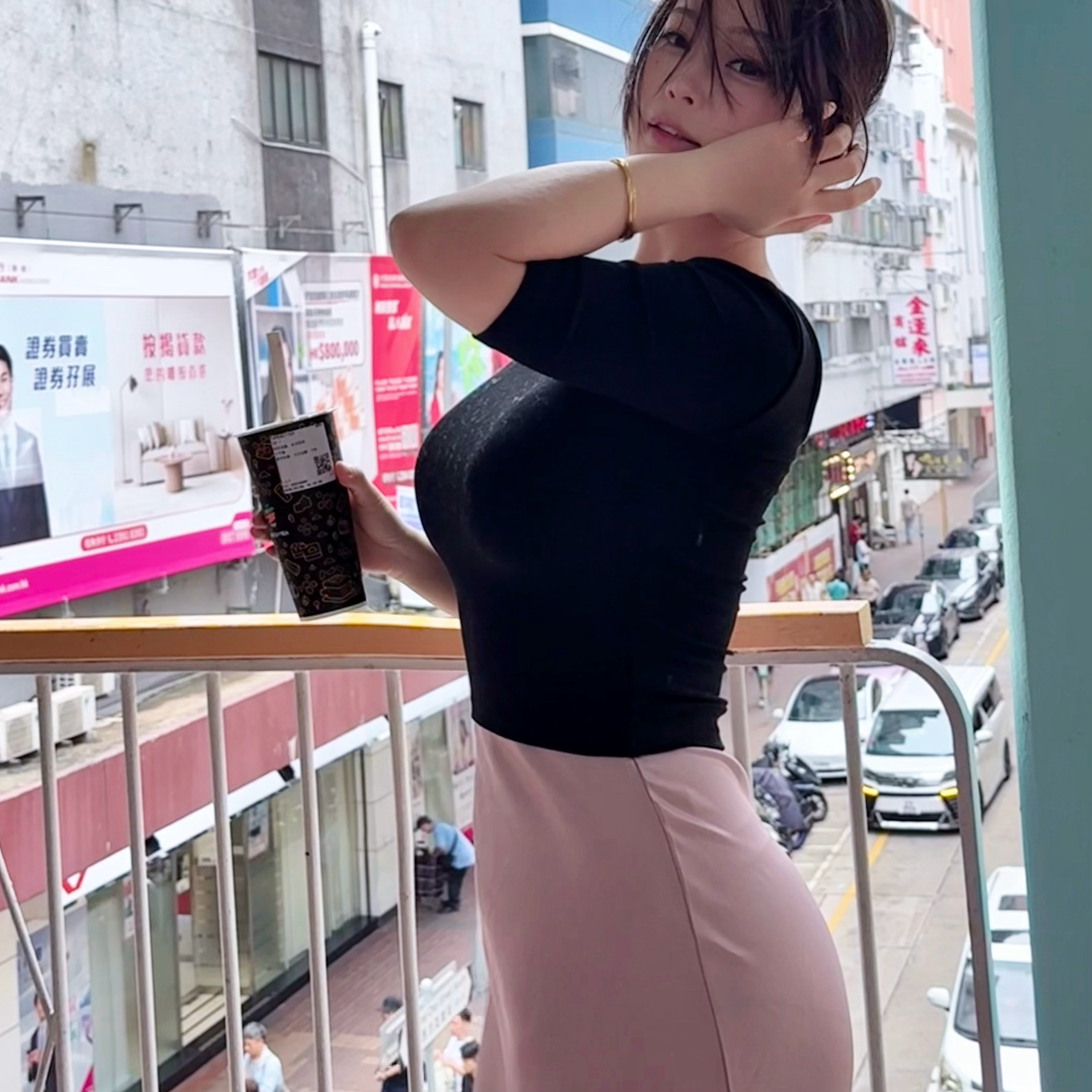 朋友们。我最近转发要少点。1是最近有点忙（龙师傅说旅游计划改到月中了soyi我要