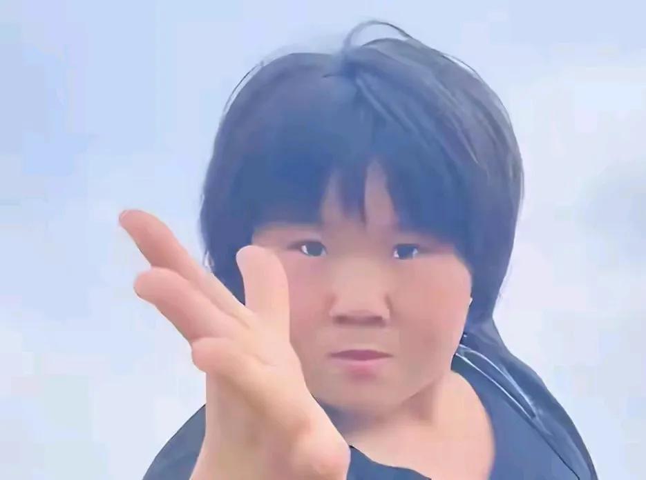 “放在200年前就是女将女！”河南，一女子，体重170斤，痴迷武术，上倒闭5所武