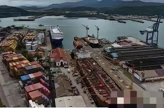 最终结果出来了.......
2月23日，巴拿马政府正式颁布了法令，撤销了长江和