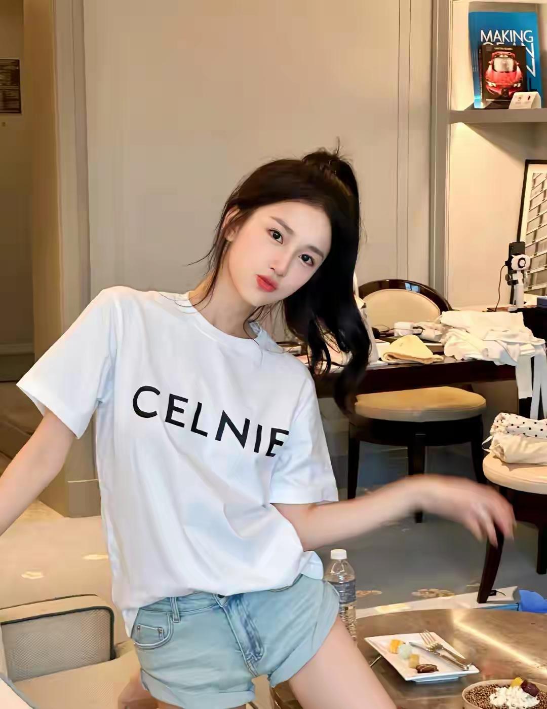 夏日穿搭指南：白色T恤+牛仔短裤，清新又时尚！20岁女性适合旗袍吗 空闲时间你们