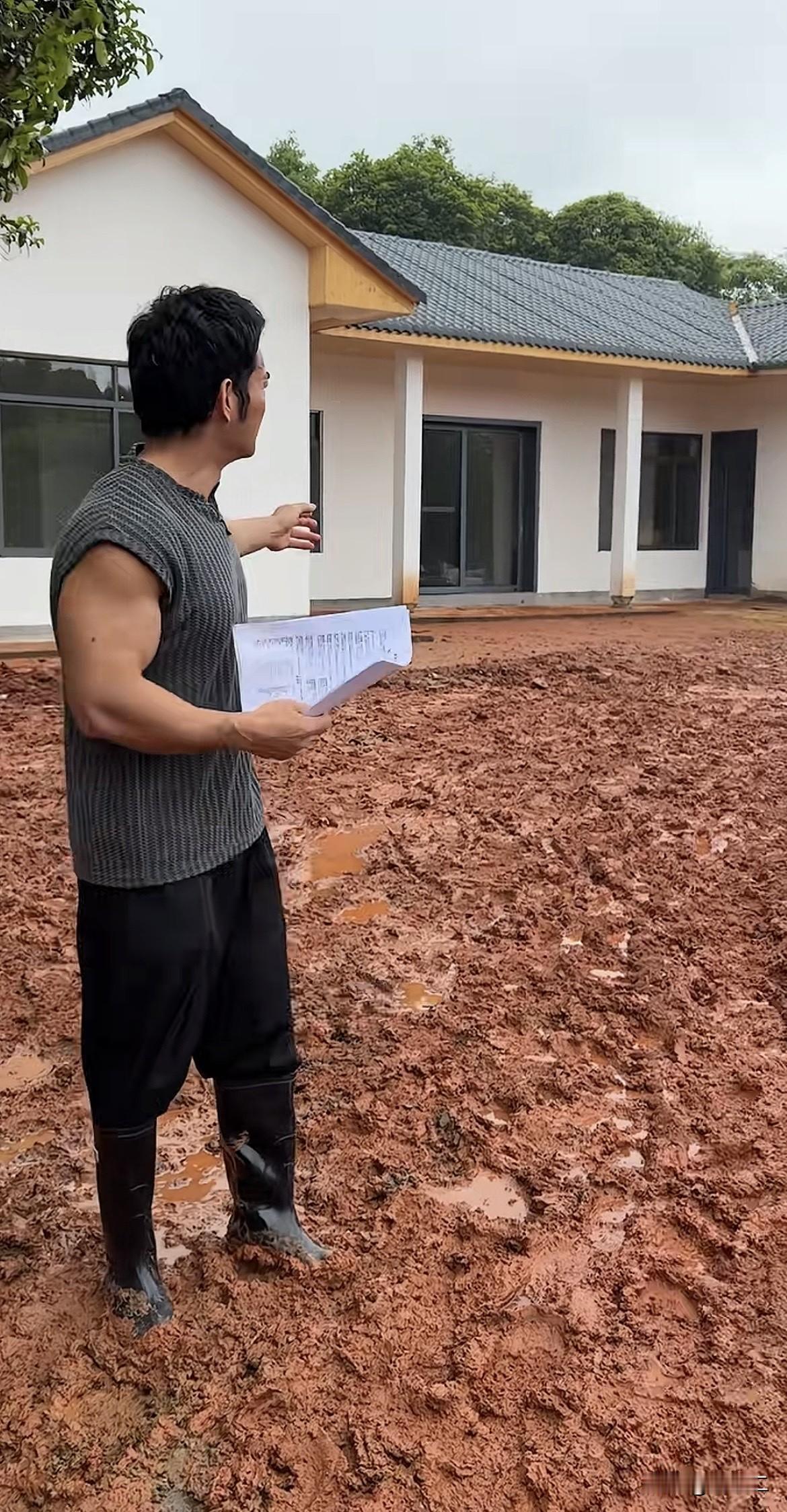 现在房子造价那么高的吗？刷到网红李维刚在山里改造老宅四室两厅、三卫，花了59万。