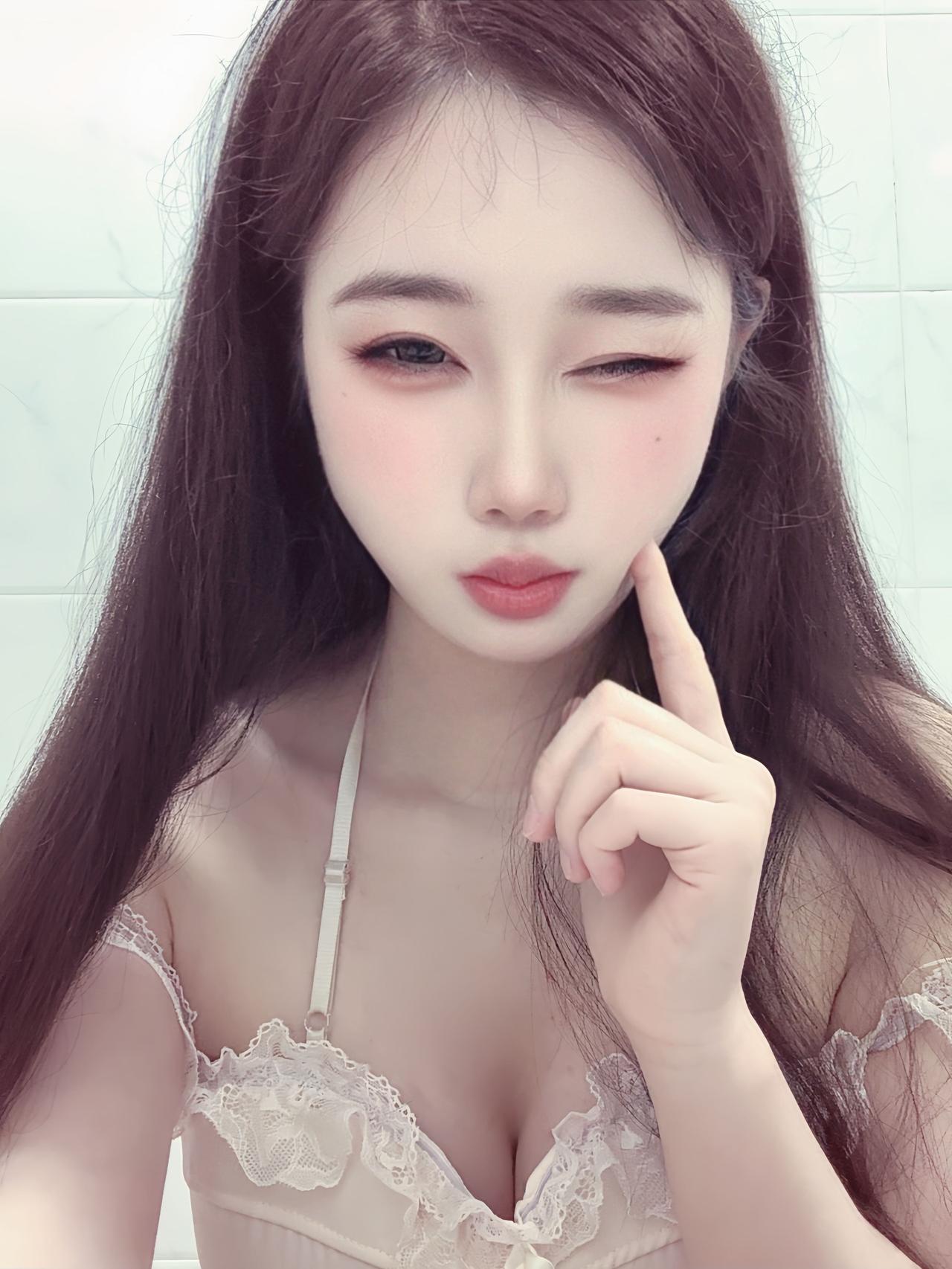 年年顺顺利利，求下联