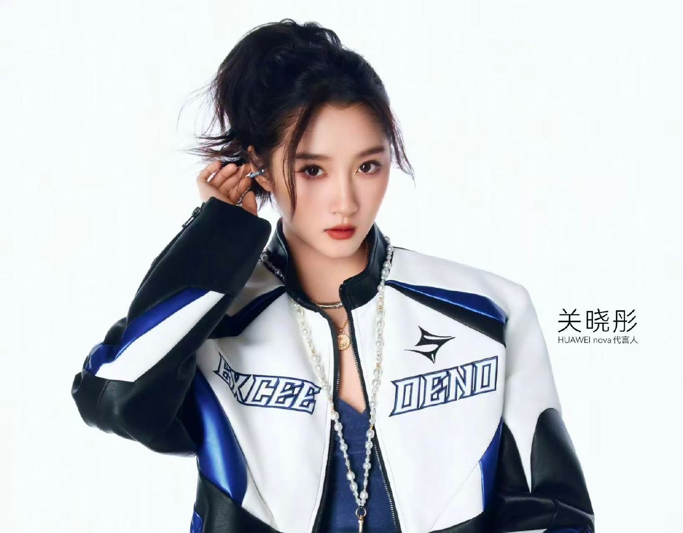 关晓彤打碟关晓彤风格大变 关晓彤风格大变，帅到我了 