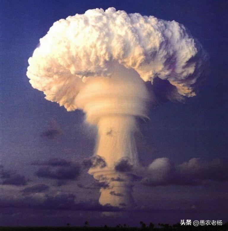 守住了投放核武器的门坎。
战争打了将近五年，核大国俄罗斯顶着三万项制裁，被欧美和