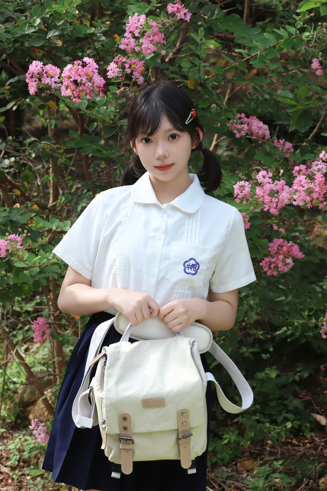 路边偶遇紫薇花啦💐