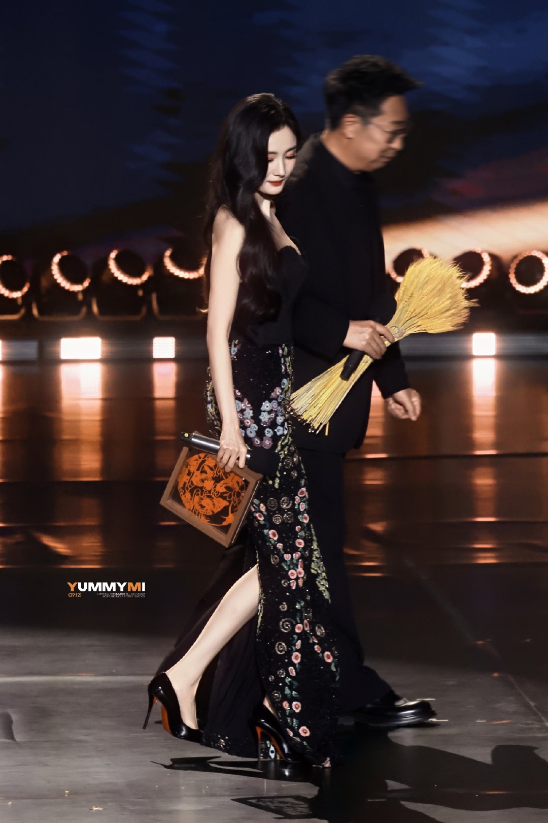 杨幂  ym杨幂冯湮儿 ym 杨幂冯娷 🦊₊˚⊹⁠♡如果阴雨绵绵✮