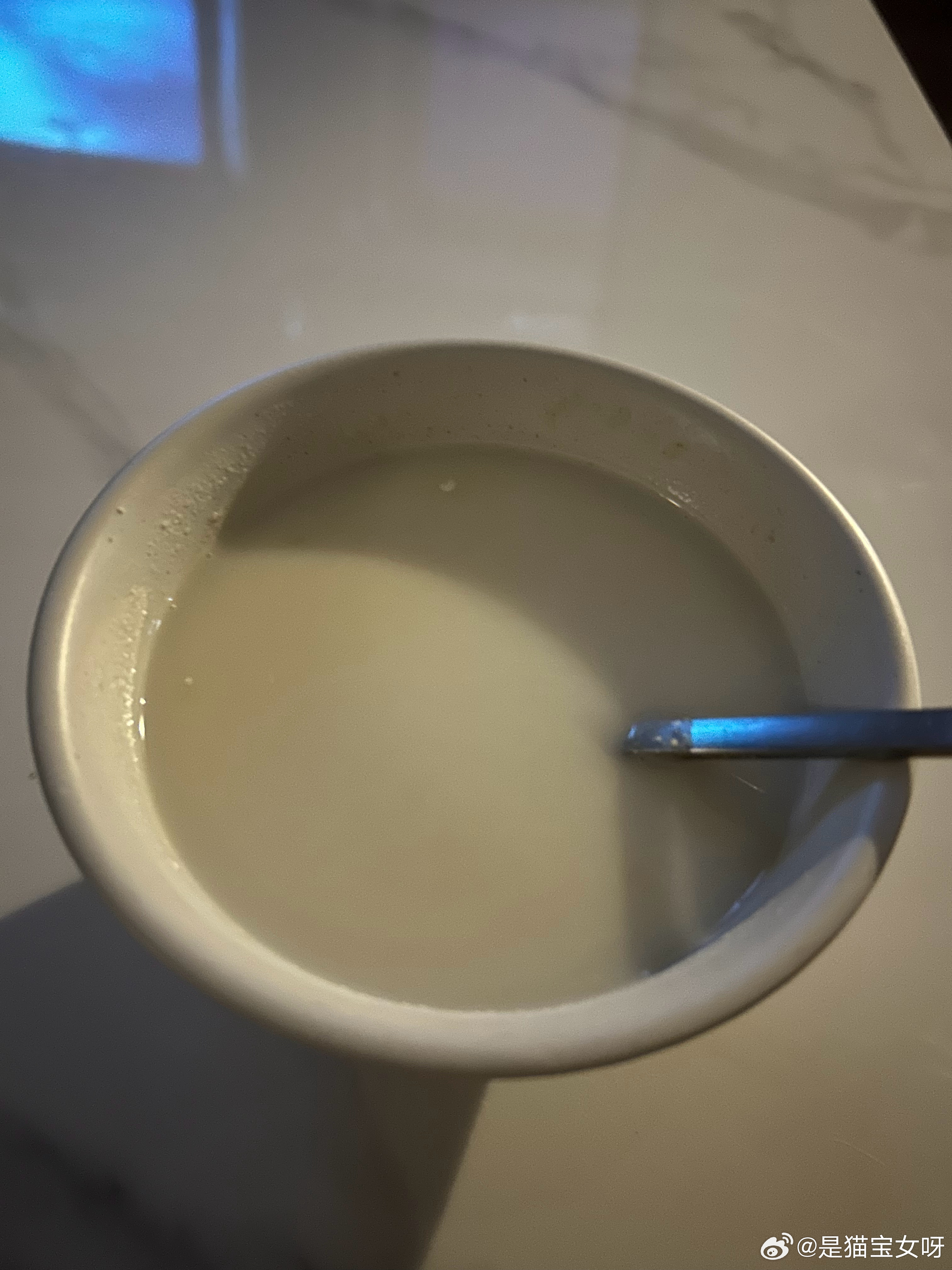 养生小王，以后半夜饿了再也不吃零食烧烤了，就吃水果喝山药粉，这个山药粉七崽都喜欢