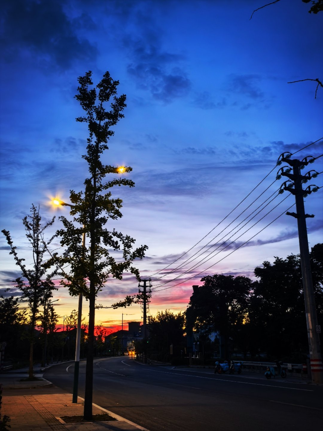 不白早起，看到了好漂亮的日出🌅 