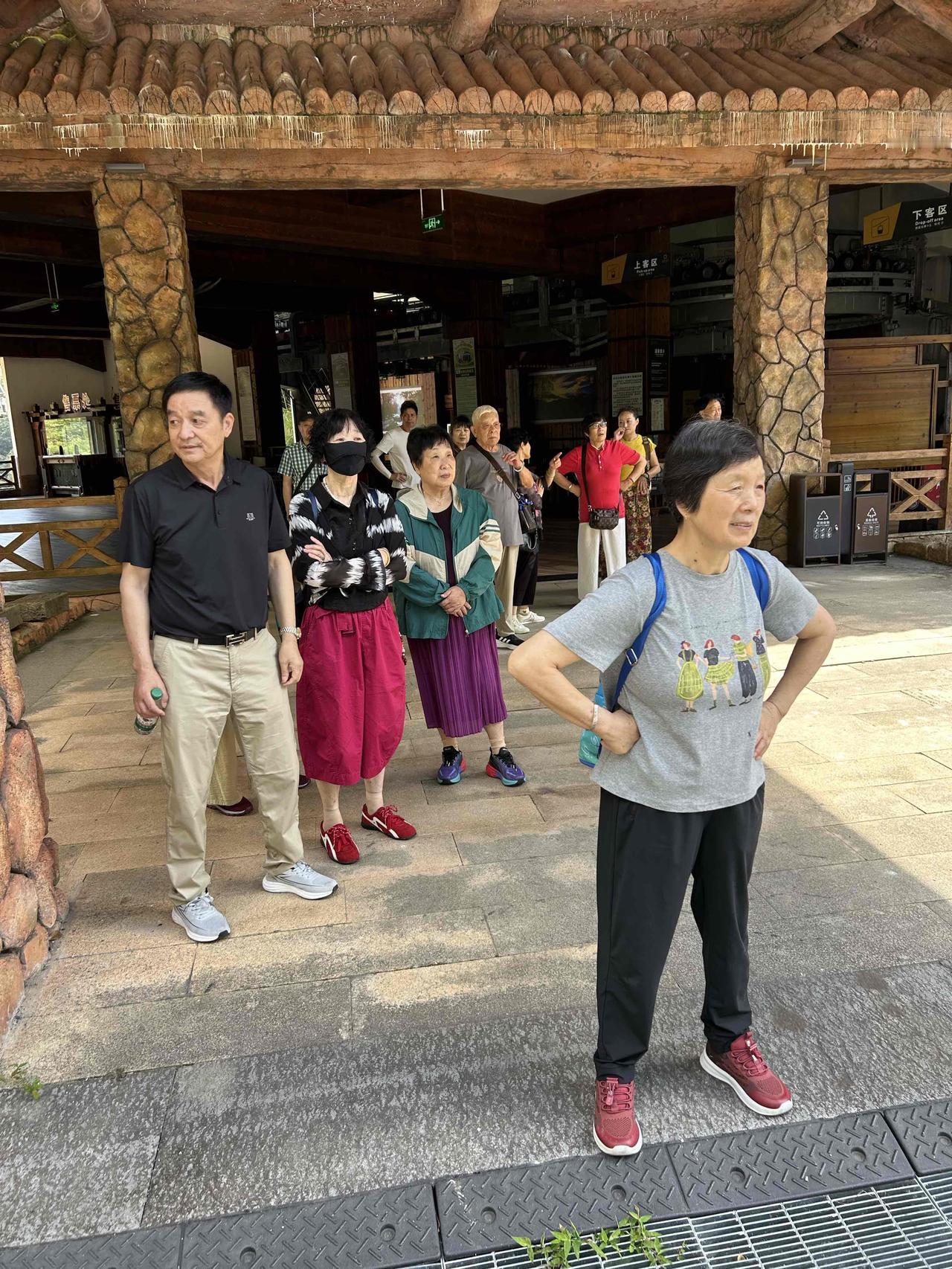 风过山野心静安然，万事只求舒心自在