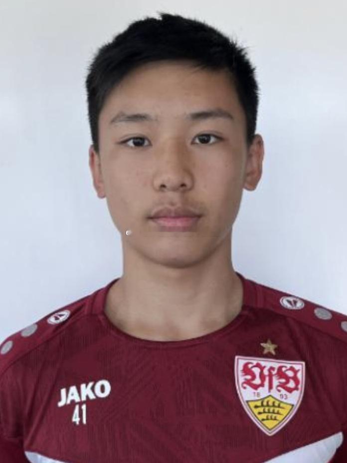 德国U19联赛（第一级别） 17岁中国球员谢初筠代表斯图加特U19队出战 在联赛