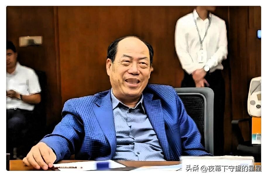 看到许家印现状，还是碧桂园老板杨国强最聪明！同样是万亿规模房企爆雷，结局天差地别