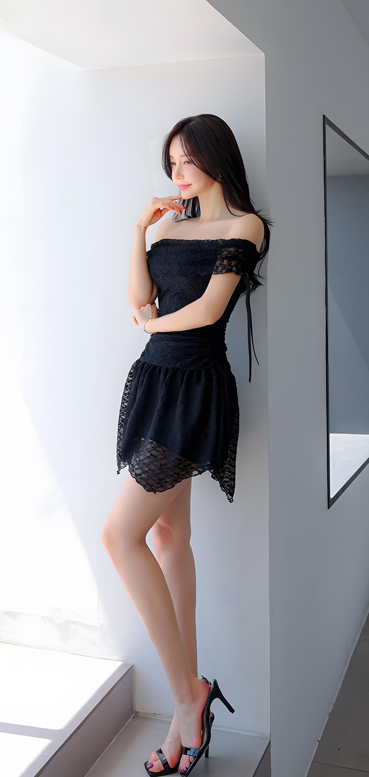 优雅黑裙，性感撩人，高跟鞋的完美搭配，尽显女性魅力！👗👠