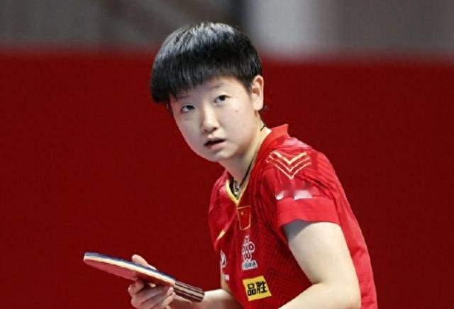 孙颖莎为何不退北京大满贯？现实很无奈