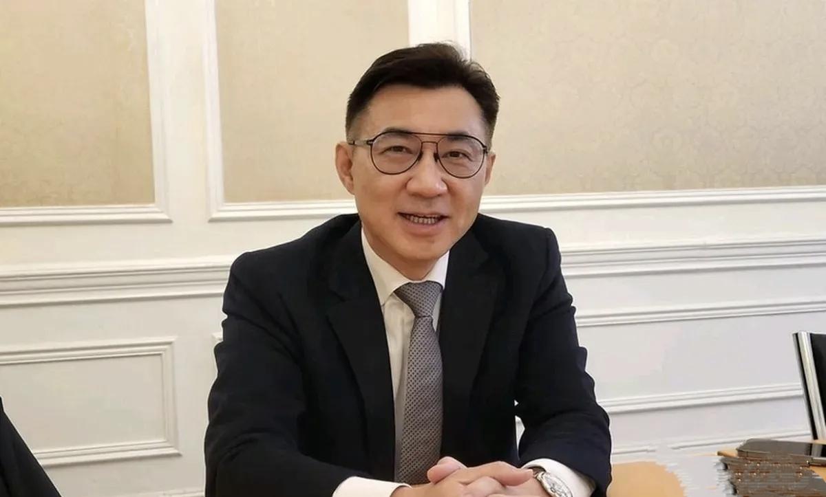 国民党台中市长参选人江启臣忐忑地说，“现在最危险的是:中方说有谈台湾，美方说没谈