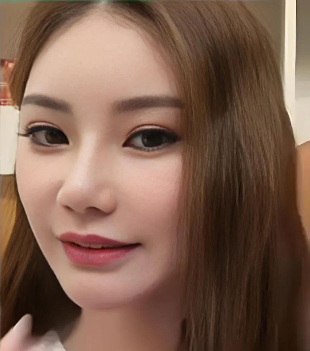 洋洋暖心马筱梅努力上进劲头！麻六记直播间里，不少粉丝刷屏喊话，不想让拦截儿媳马筱