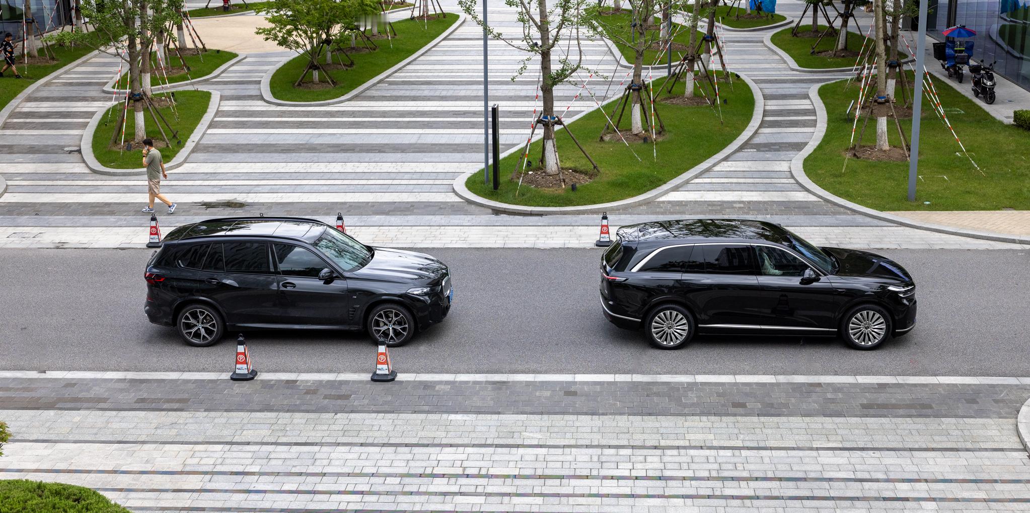 纯血大型纯电SUV，目前好像只有乐道L90。（形状不怪异＋原生纯电平台） ​​​