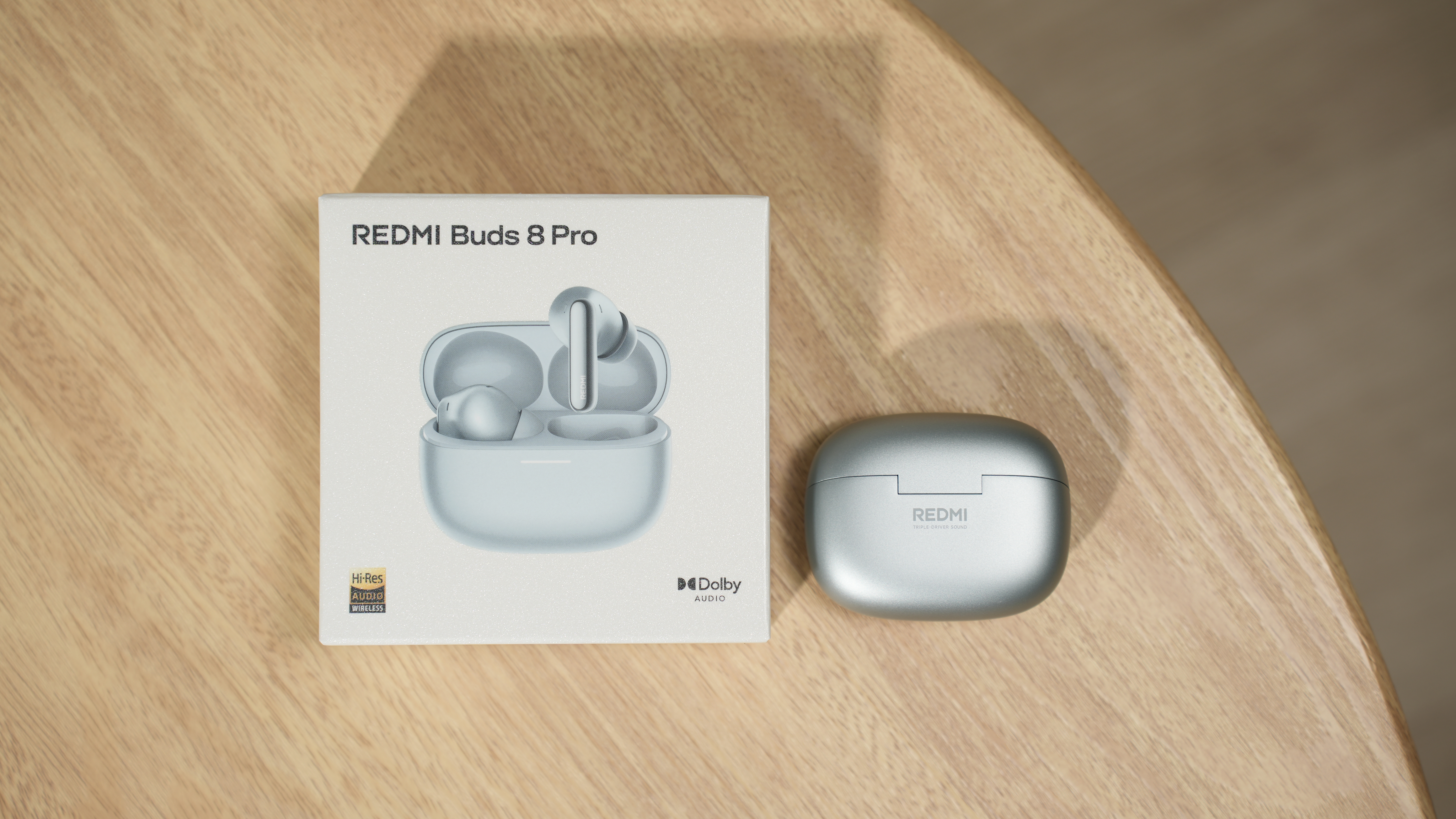 Buds8Pro满配降噪王 这次REDMI Buds8Pro升级了小米深空降噪3