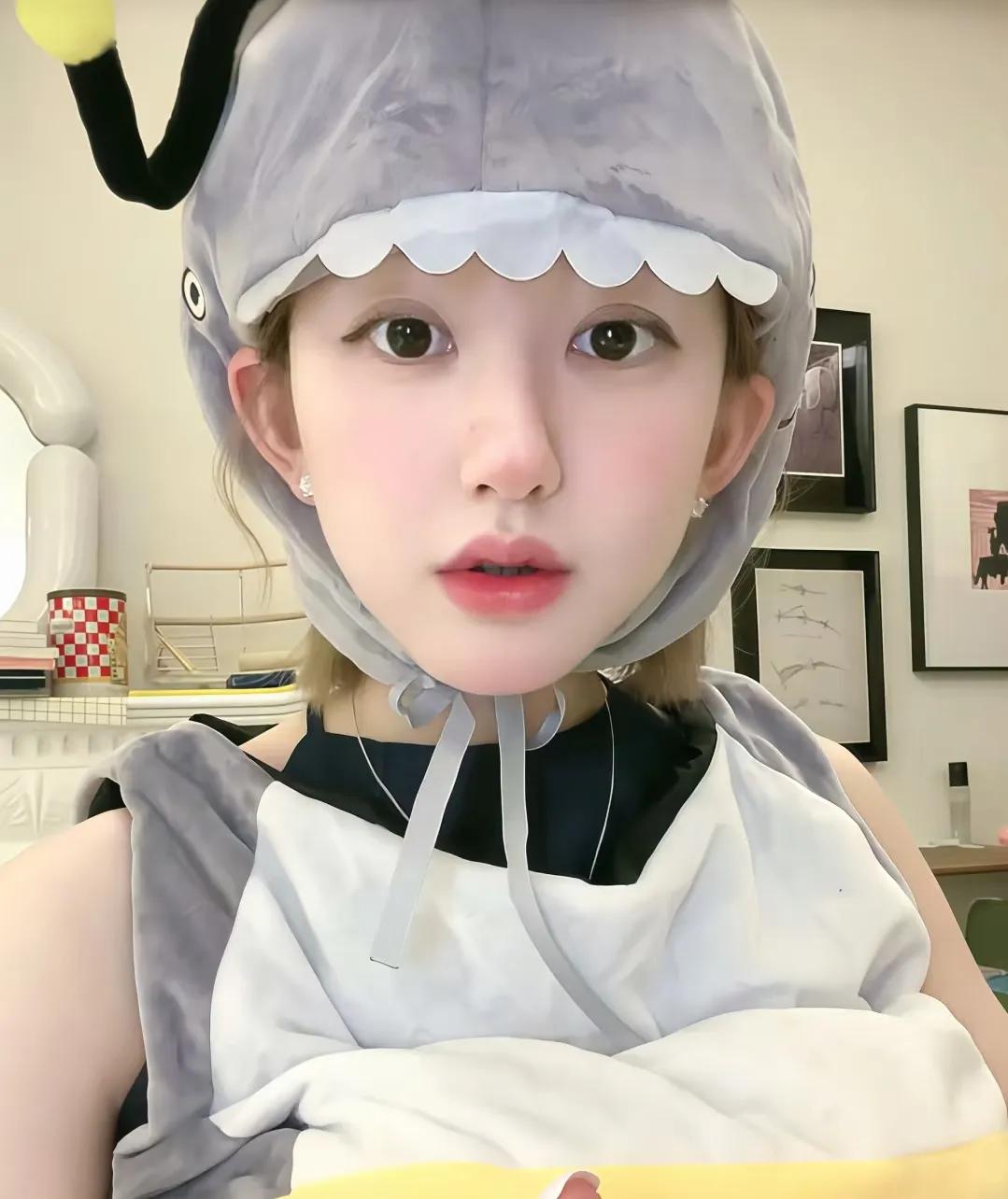 赵露思带货助农，被扒是亲友开店？经纪公司的反击来了。

赵露思直播推的助农产品，