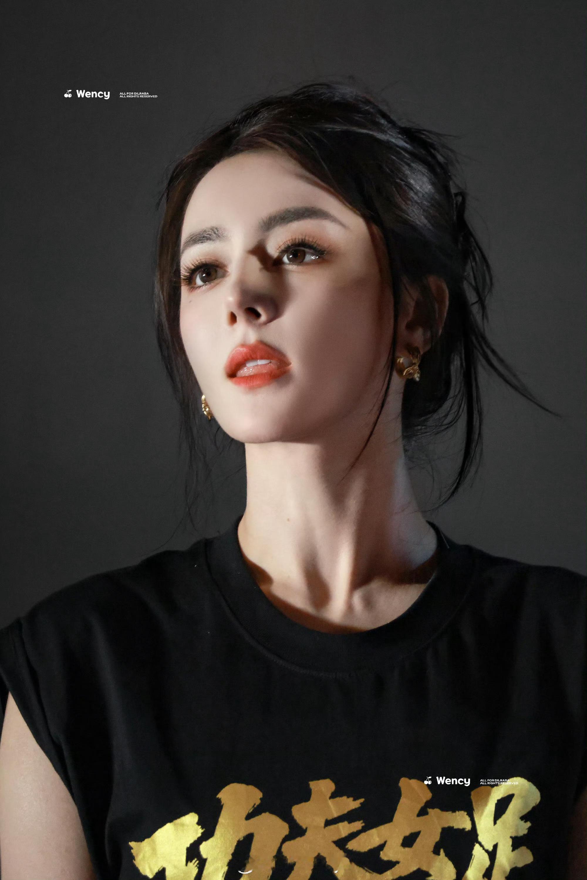 迪丽热巴路演未修原图美神降临了真的 