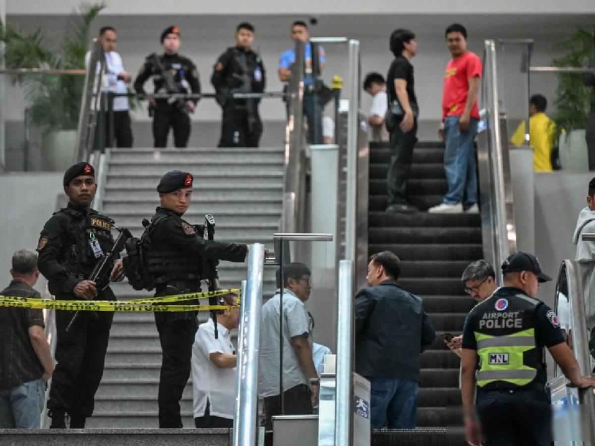 小马科斯死侍严阵以待，杜特尔特出狱即“落网”，一声令下必擒之
目前杜特尔特仍被关