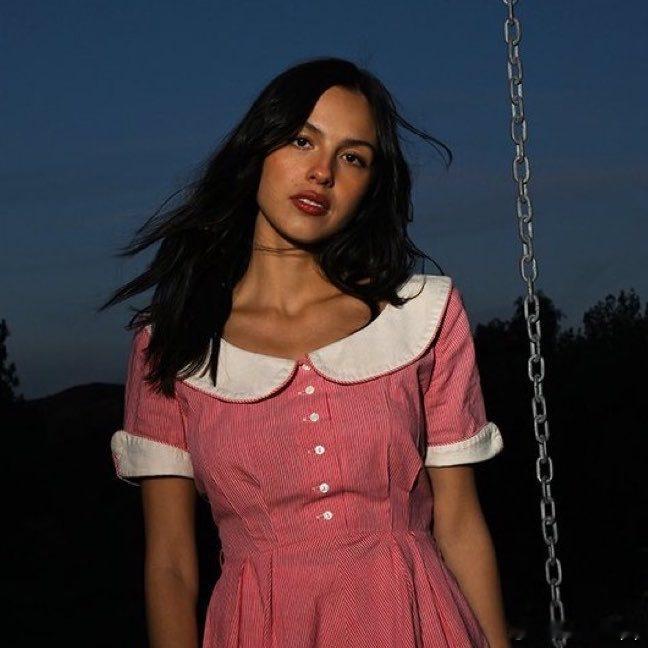 娅娅Olivia Rodrigo 回归新专《you seem pretty sa