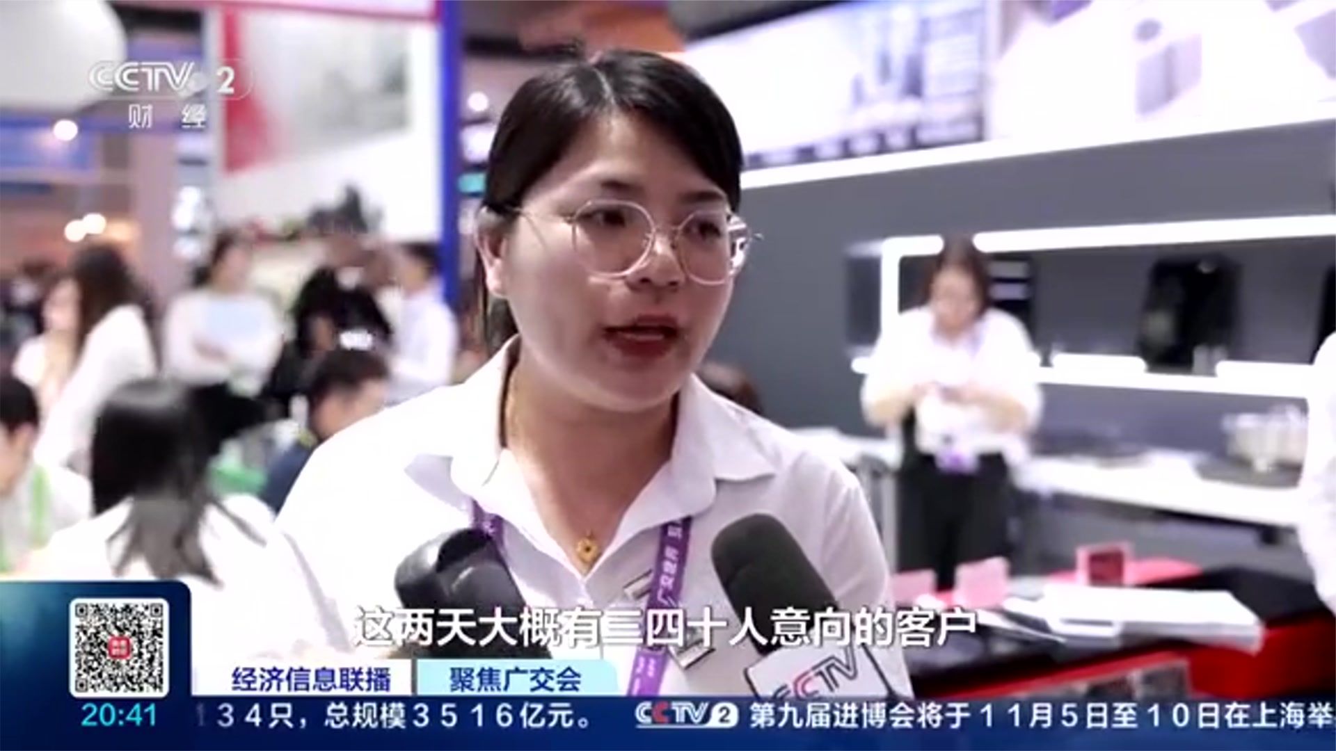 真给国产长脸！张雪机车登上央视，广交会展位人气爆棚，挤满老外