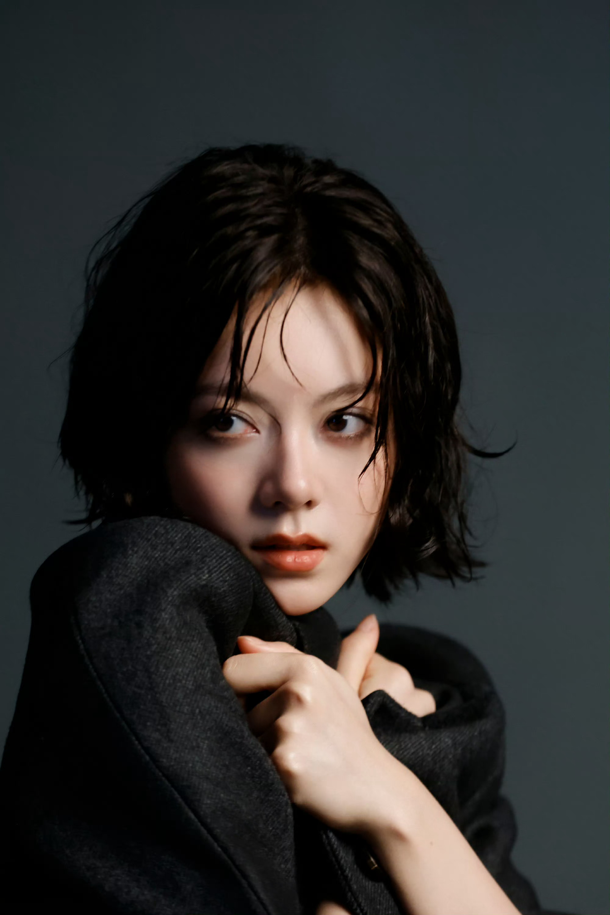 赵今麦ELLE新加坡八月刊 新加坡《ELLE》八月刊被她拿下了！内地00后女演员