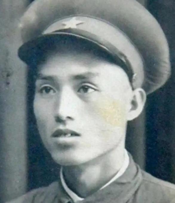1942年秋，赵培宪在沁源被围；子弹打光，他把最后一颗手榴弹塞进怀里，准备拉弦自