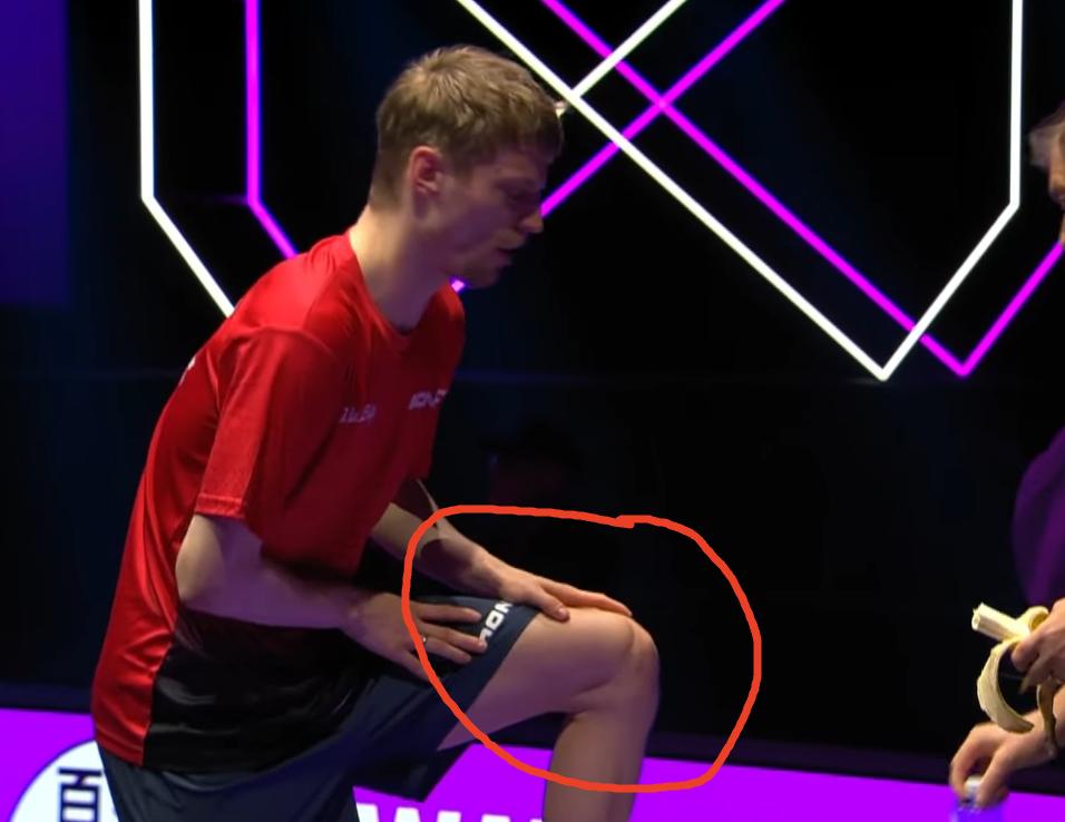 谁说欧洲球迷素质高？
松岛辉空和林德的半决赛，
也享受到了德国球迷的闪光灯。
