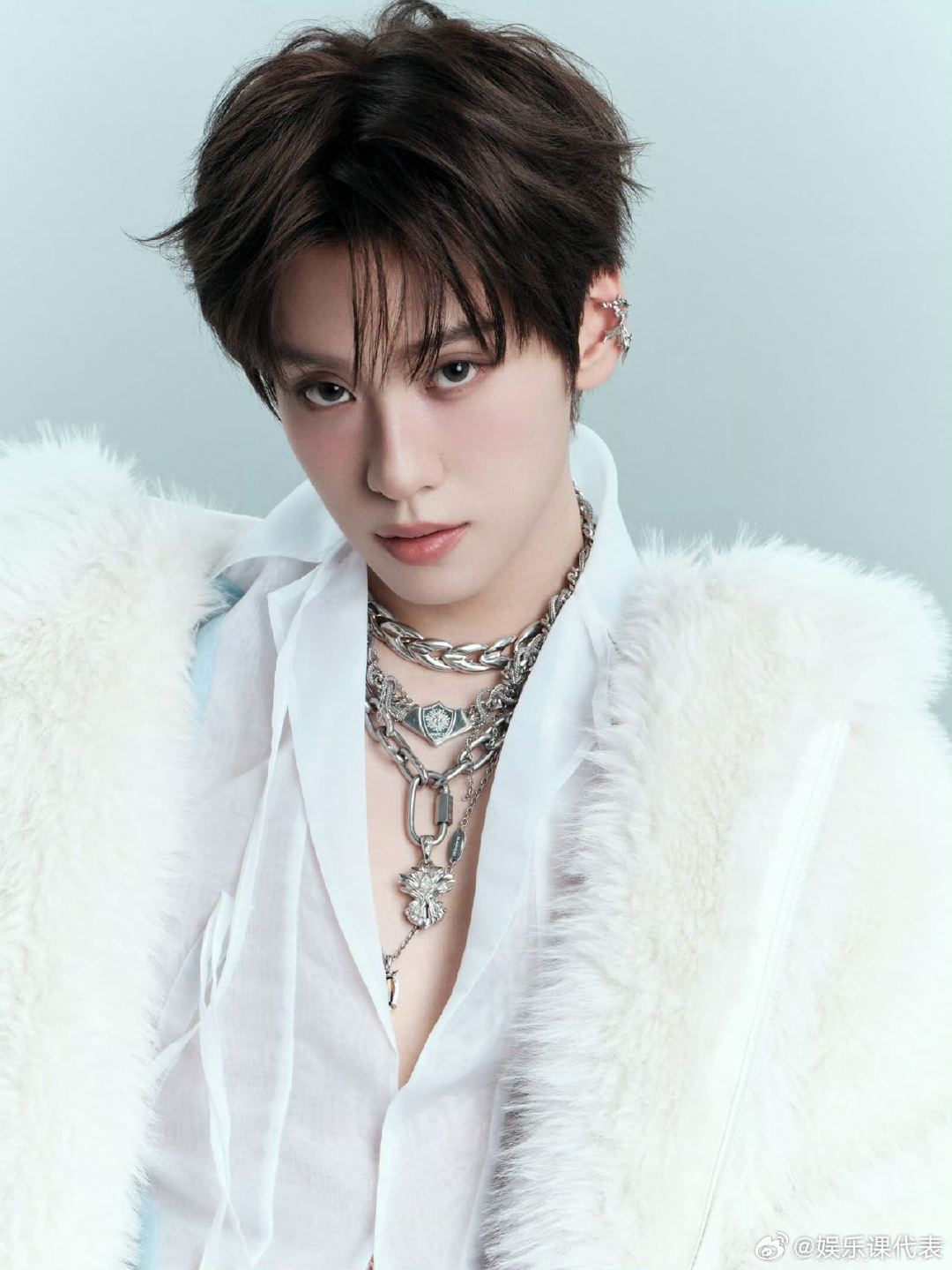 余景天采访自己的老鼠干余景天问为什么叫老鼠干笑不活了！采访老鼠干这段可以循环看好