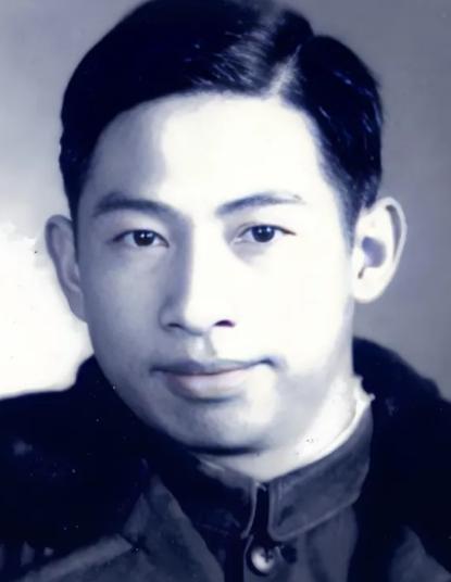 1955年，1名中南学院大学生，在毕业前，突然被2名没军衔的神秘军人带走，在军人